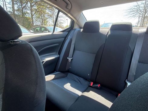 Used 2025 Nissan Versa SV image 39