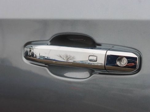 Used 2022 GMC Sierra 1500 Denali w/ Denali Reserve Package image 17