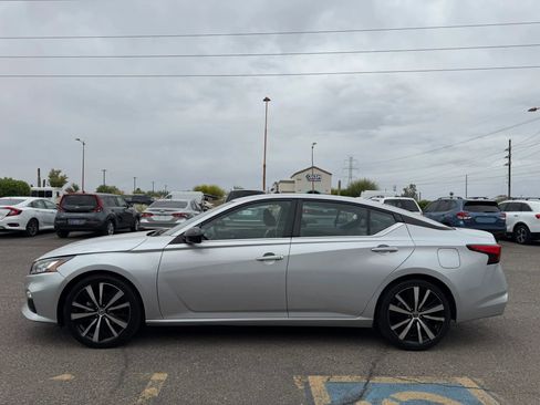 Used 2022 Nissan Altima 2.5 SR FWD image 6