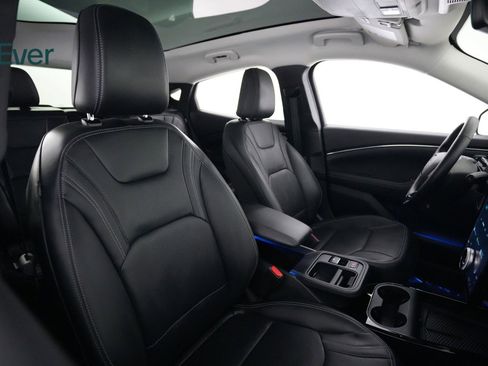 Used 2025 Ford Mustang Mach-E Premium image 23