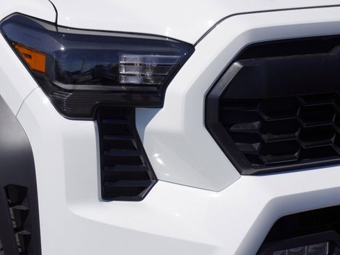 New 2026 Toyota Tacoma TRD Off-Road AWD/4WD image 3