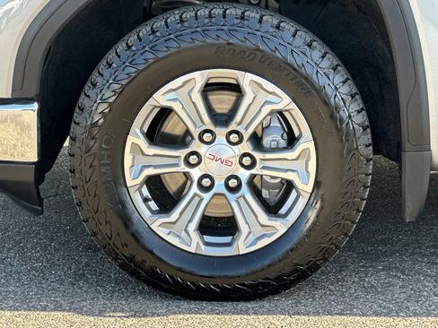 Certified 2024 GMC Sierra 1500 SLT RWD image 36