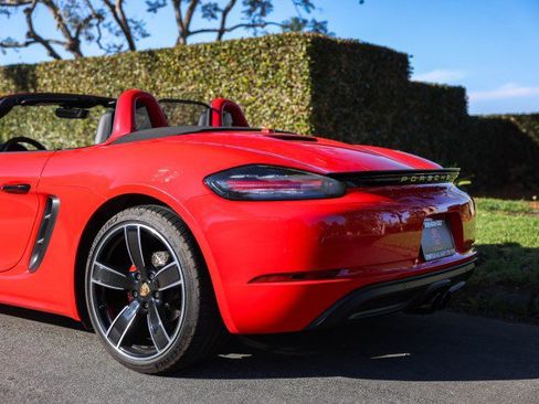 Used 2019 Porsche 718 Boxster S RWD image 7