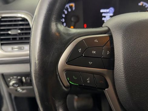 Used 2019 Jeep Grand Cherokee Altitude AWD/4WD image 20