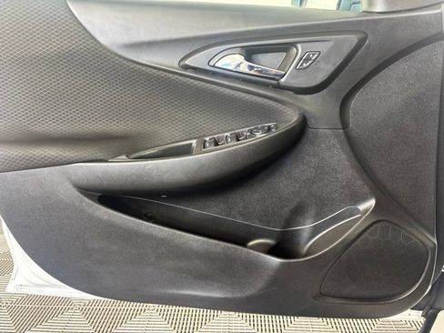 Used 2024 Chevrolet Malibu LT FWD image 18