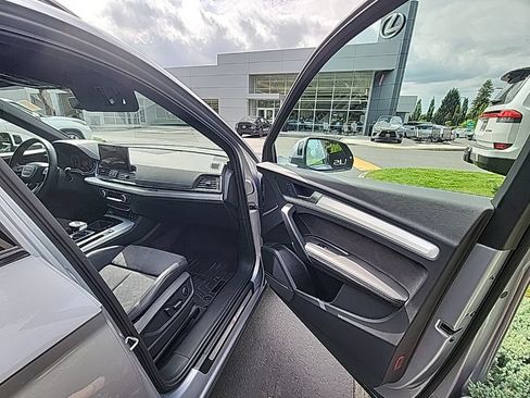 Used 2023 Audi Q5 e Premium Plus AWD/4WD image 19