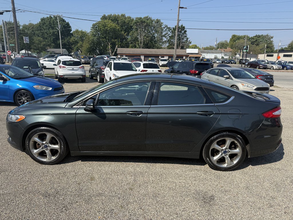Used 2016 Ford Fusion SE FWD image 3