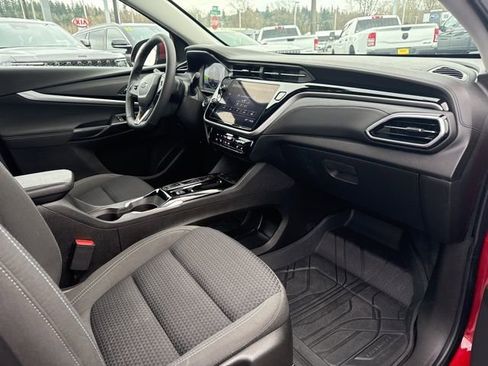 Used 2022 Chevrolet Bolt EUV LT w/ Comfort Package image 8