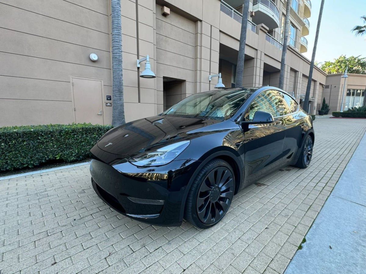 Used 2023 Tesla Model Y Long Range AWD/4WD image 10