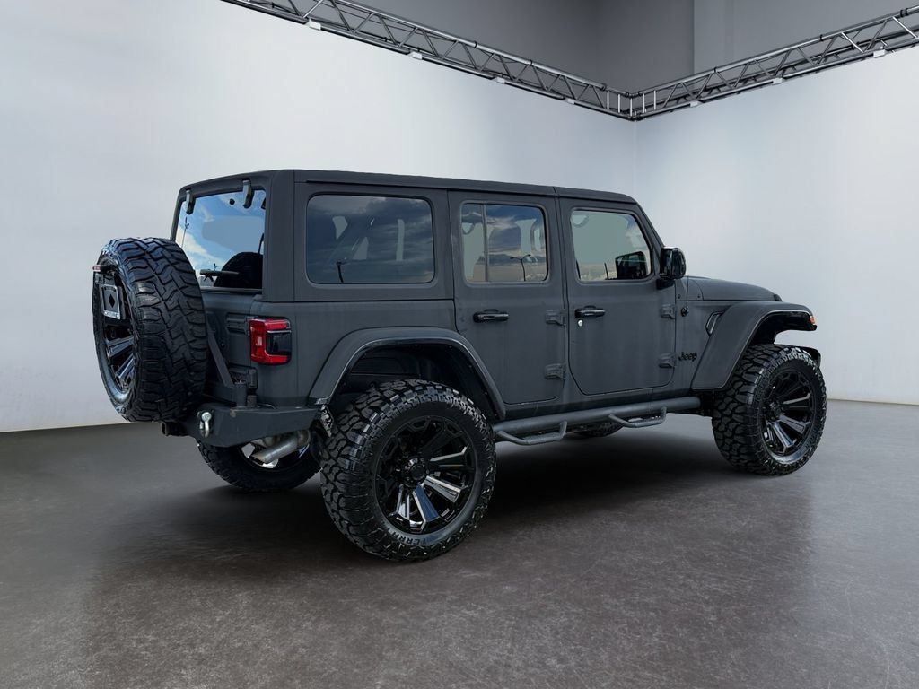 Used 2018 Jeep Wrangler Unlimited Rubicon AWD/4WD image 3