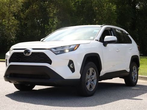 Used 2025 Toyota RAV4 XLE image 1