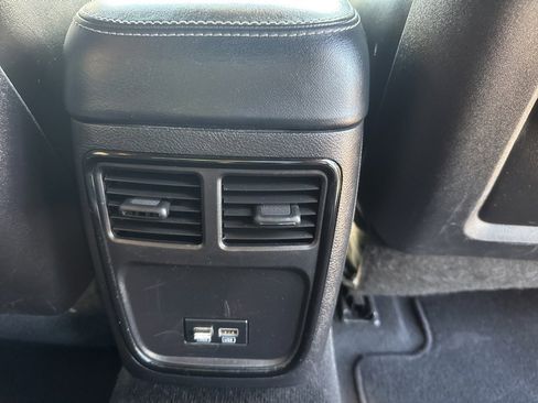 Used 2021 Chrysler 300 S image 25