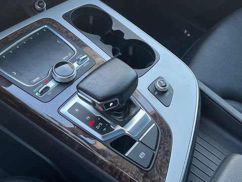 Used 2019 Audi Q7 2.0T Premium Plus w/ Premium Plus Package AWD/4WD image 25