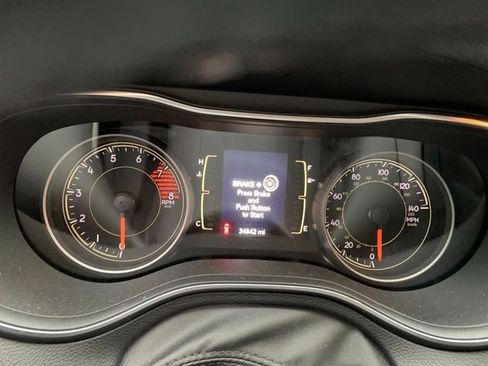 Used 2021 Jeep Cherokee Latitude Lux AWD/4WD image 10