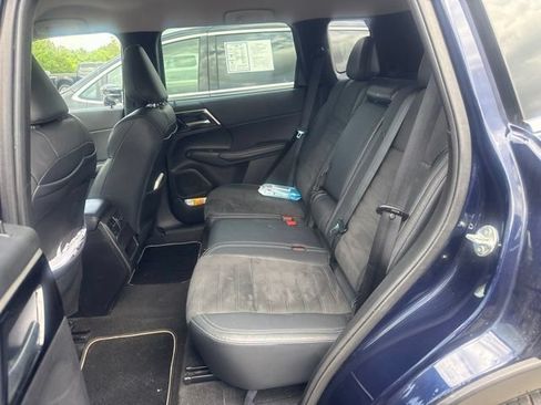 Used 2023 Mitsubishi Outlander SE FWD image 19