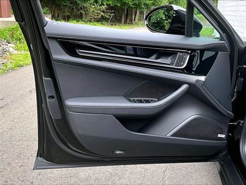 Certified 2025 Porsche Panamera 4 AWD/4WD image 27