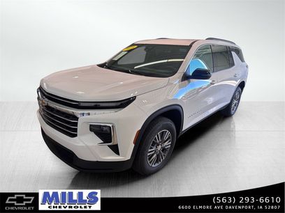 Used 2025 Chevrolet Traverse LT