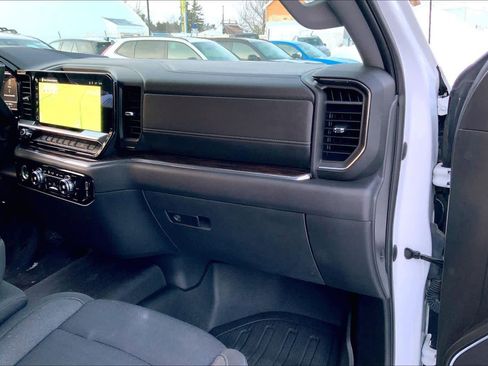 Used 2023 GMC Sierra 1500 SLE image 19