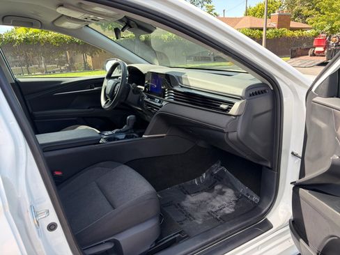 Used 2025 Toyota Camry LE FWD image 27