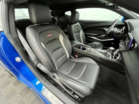 Used 2018 Chevrolet Camaro SS RWD image 33
