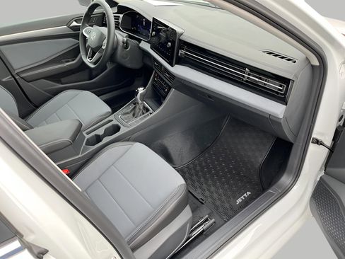 New 2025 Volkswagen Jetta SE image 10