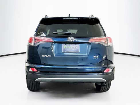 Used 2018 Toyota RAV4 XLE AWD/4WD image 7