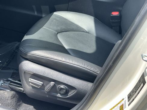 Used 2024 Toyota Grand Highlander AWD image 11