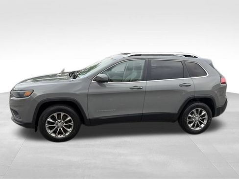 Used 2020 Jeep Cherokee Latitude Plus w/ Travel & Safety Group AWD/4WD image 19