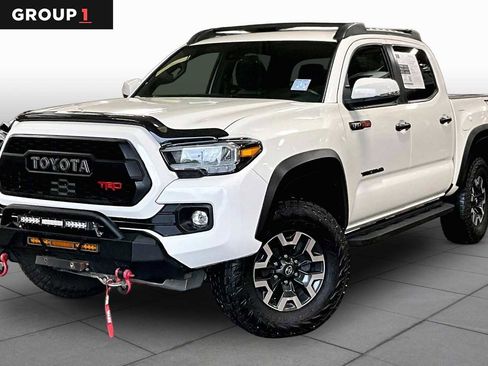 Certified 2023 Toyota Tacoma TRD Off-Road AWD/4WD image 1
