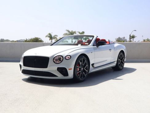 Used 2024 Bentley Continental GT V8 image 2
