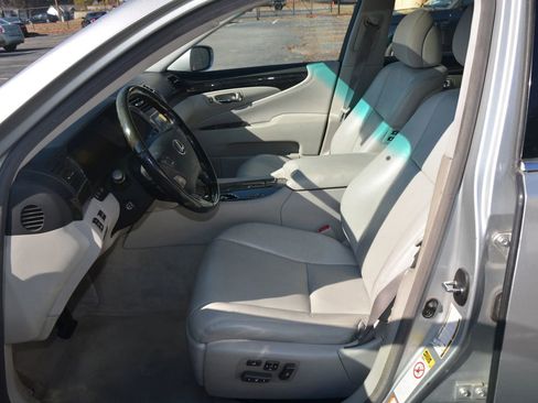Used 2007 Lexus LS 460 image 6