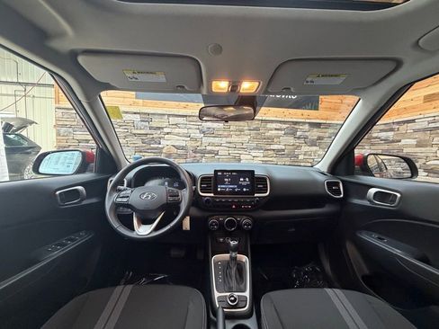Certified 2023 Hyundai Venue SEL image 16