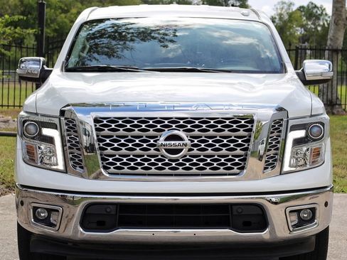 Used 2017 Nissan Titan SL RWD image 4