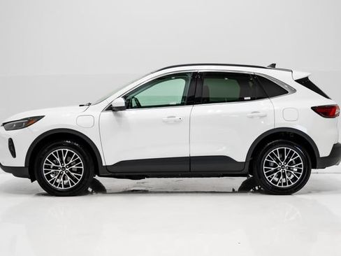 Used 2025 Ford Escape SE w/ PHEV Premium Package FWD image 24