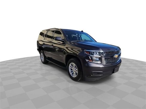 Used 2016 Chevrolet Tahoe LS image 2