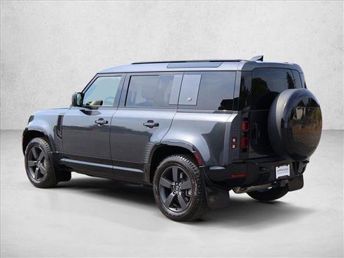 Used 2024 Land Rover Defender 110 X-Dynamic SE AWD/4WD image 8