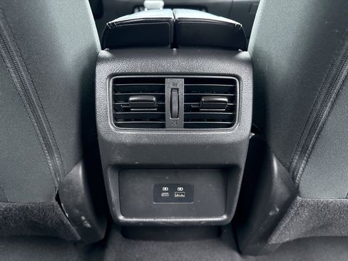 Used 2023 Nissan Rogue SV image 18