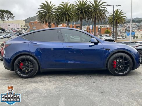 Used 2022 Tesla Model Y Performance AWD/4WD image 3