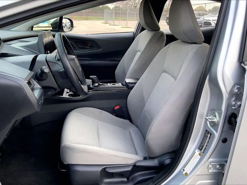 Used 2024 Toyota Prius LE image 8