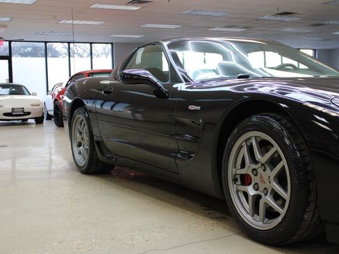 Used 2002 Chevrolet Corvette Z06 w/ Memory Pkg image 14