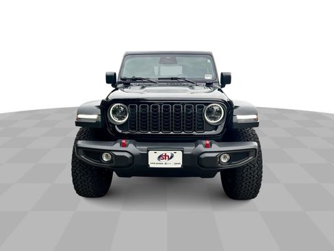 Used 2025 Jeep Wrangler Rubicon w/ Xtreme 35 Tire Package AWD/4WD image 3