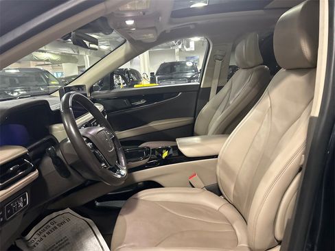 Used 2023 Lincoln Nautilus Reserve image 10