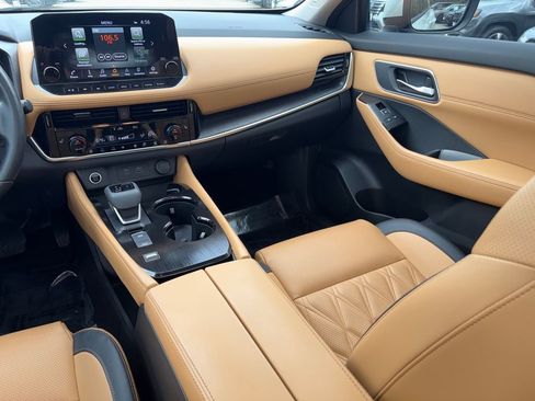 Used 2022 Nissan Rogue Platinum w/ Head-Up Display Package image 23