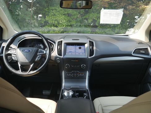Used 2019 Ford Edge SEL w/ Equipment Group 201A AWD/4WD image 9
