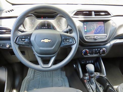 Used 2023 Chevrolet TrailBlazer LT w/ Driver Confidence Package AWD/4WD image 15