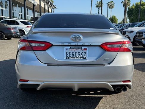 Used 2018 Toyota Camry SE w/ Accessory Appearance Package FWD image 15