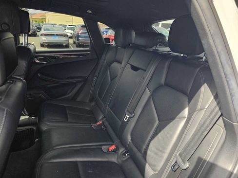 Used 2017 Porsche Macan AWD/4WD image 16