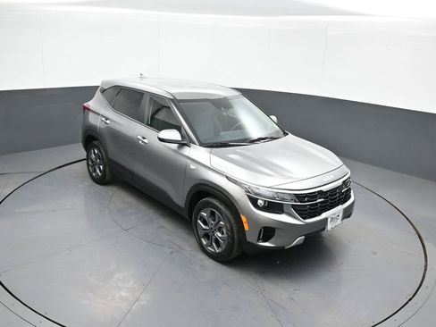 Certified 2024 Kia Seltos LX image 35