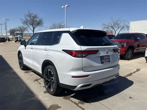 Used 2024 Mitsubishi Outlander SE image 4