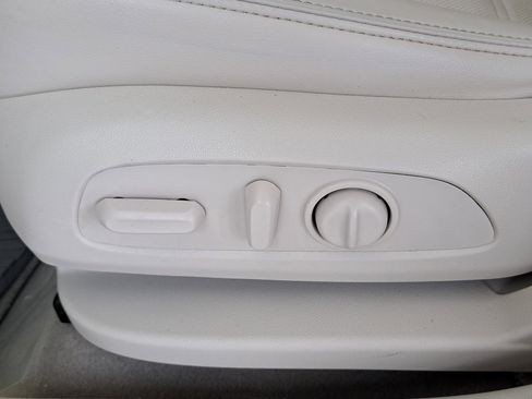 Used 2021 GMC Acadia Denali w/ Denali Technology Package image 25